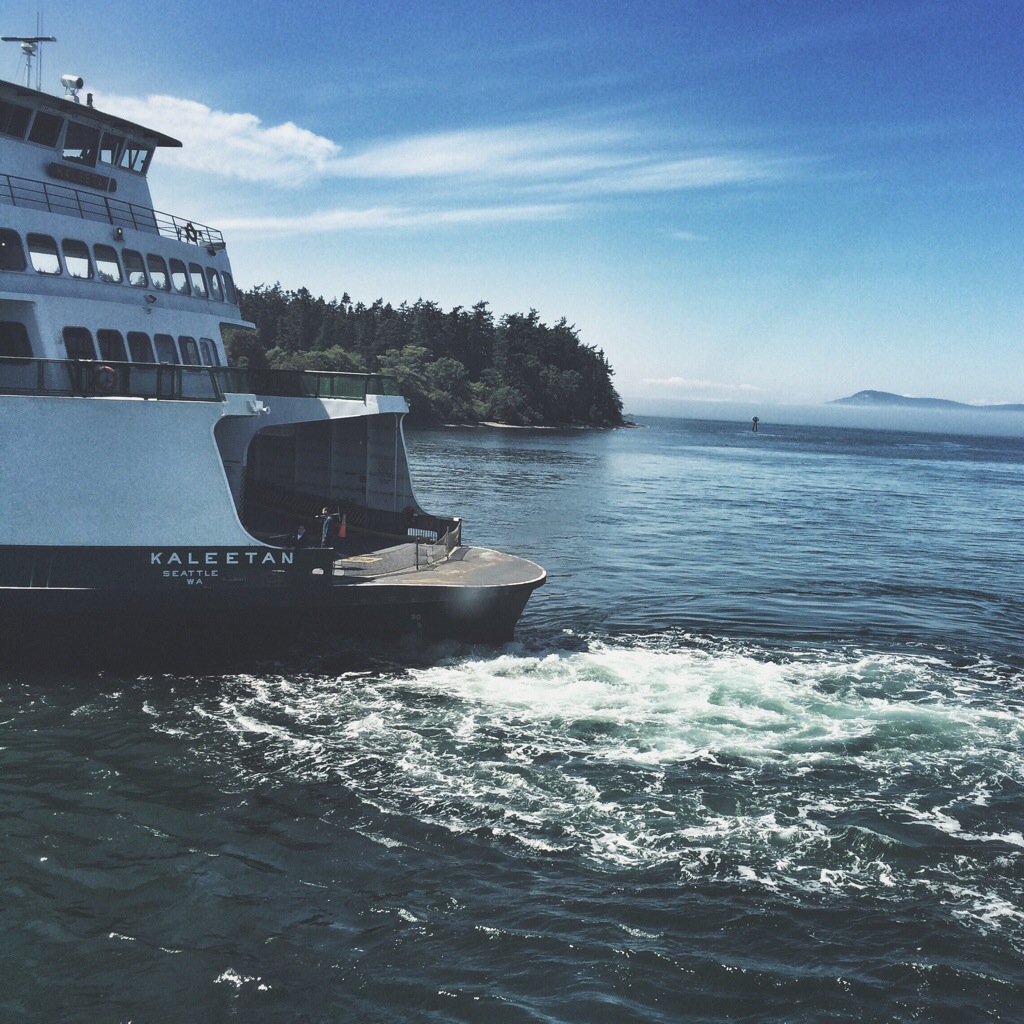 Ferry_Leaving